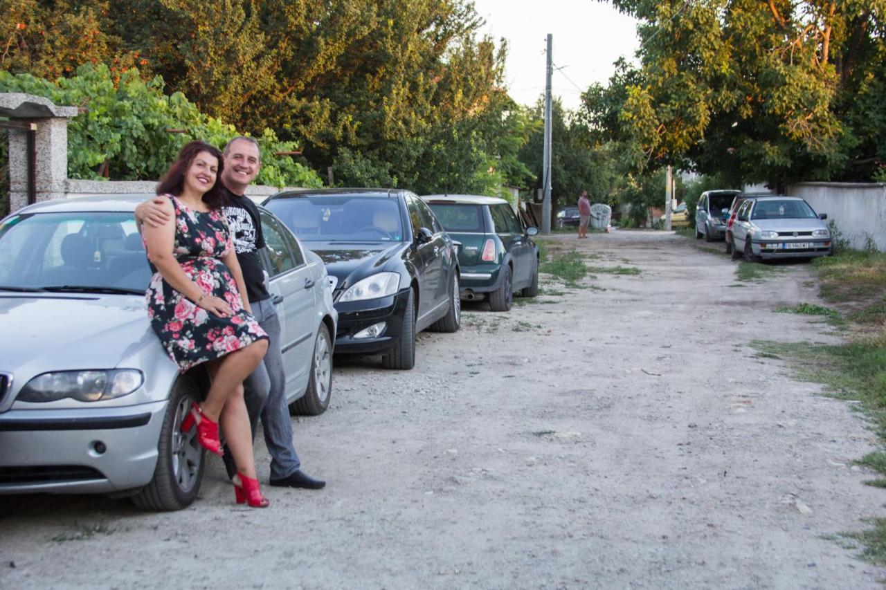 Вила Топи Kaloyanovo  Luaran gambar